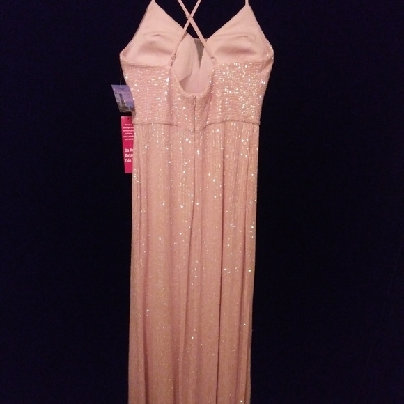 Dress - Picture 2 of 4